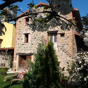 https://le-clos-du-merle.hotels-rhonealpes.com